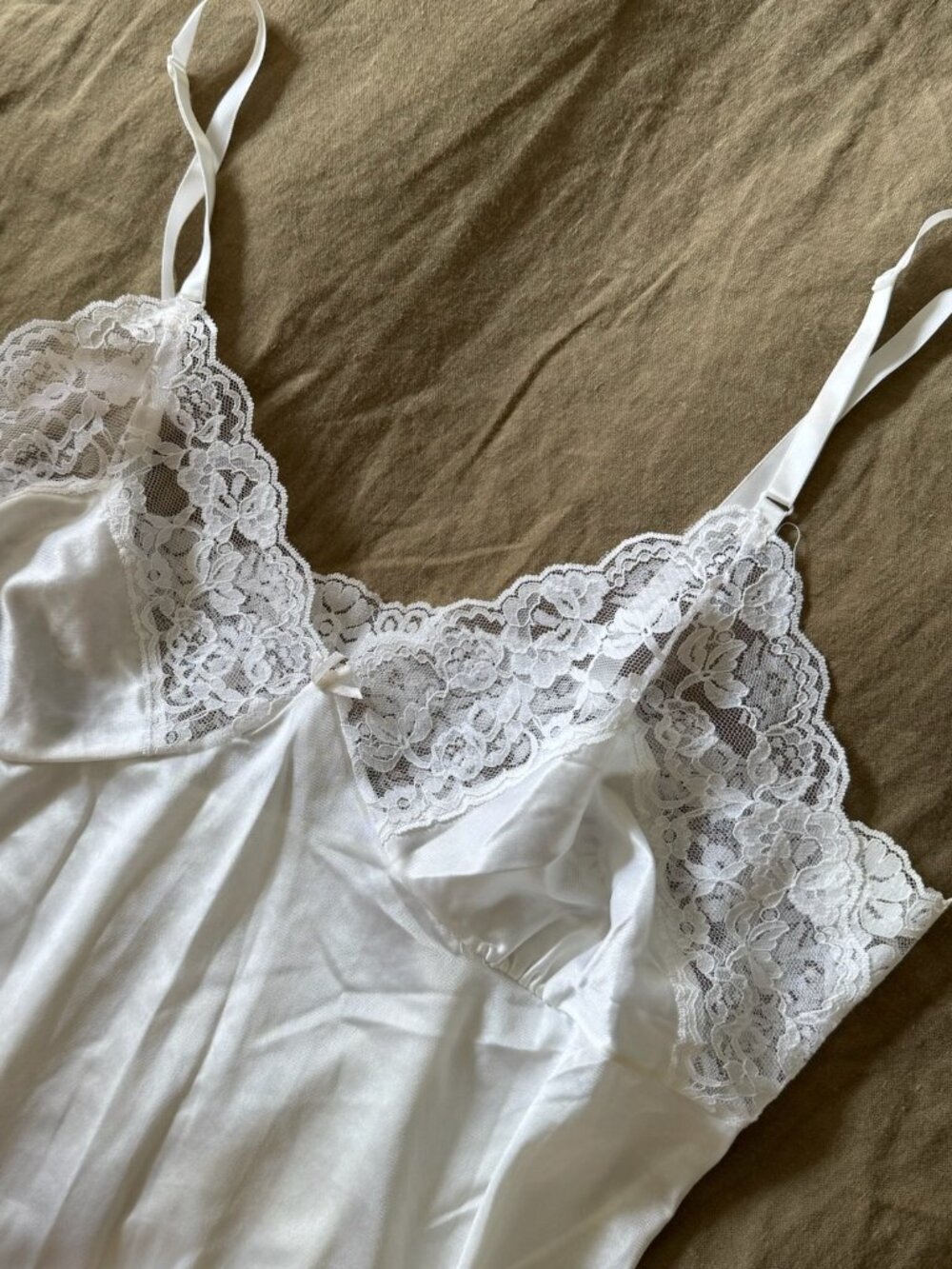 Vintage White Nightgown Slip with Lace Detailing Size XL - Picture 5 of 5